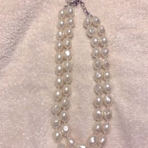 Double strand pearl choker